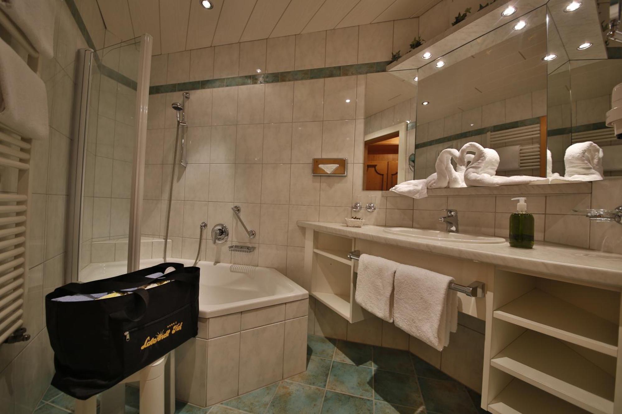 Romantik Resort & Spa Der Laterndl Hof Haldensee Room photo