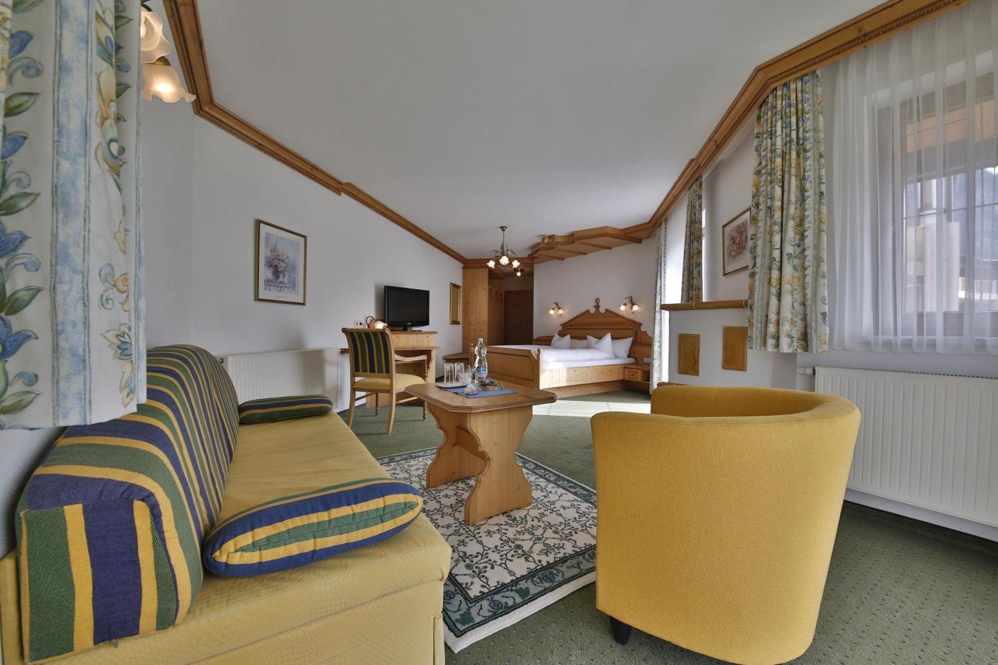 Romantik Resort & Spa Der Laterndl Hof Haldensee Room photo