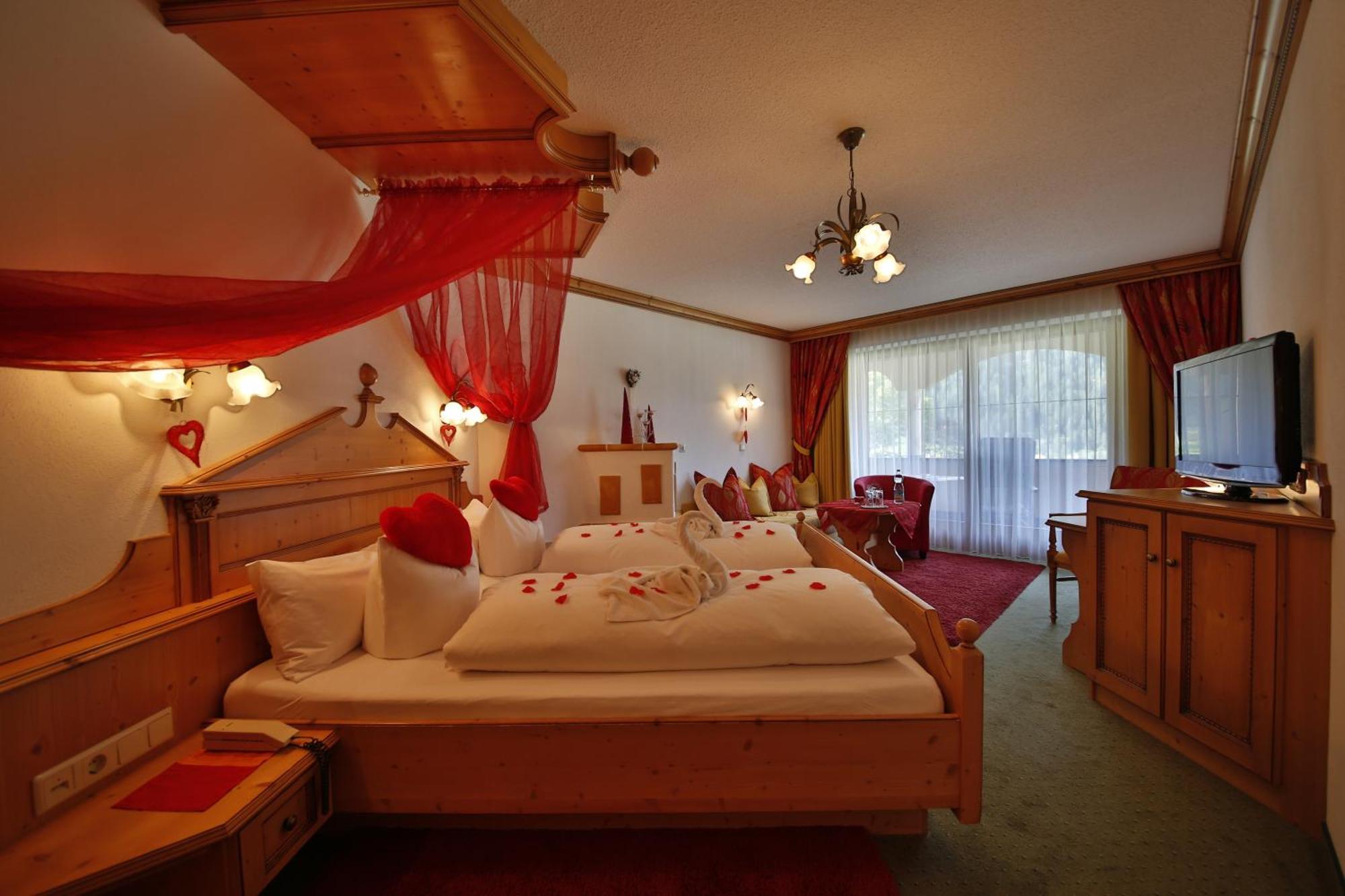 Romantik Resort & Spa Der Laterndl Hof Haldensee Room photo